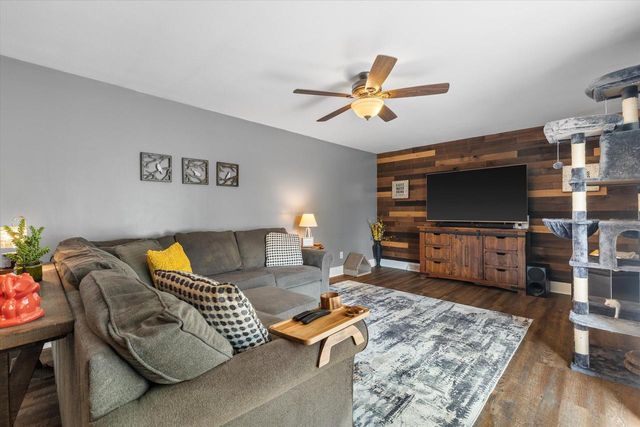 924 Marquette ROAD, Hartland, WI 53029