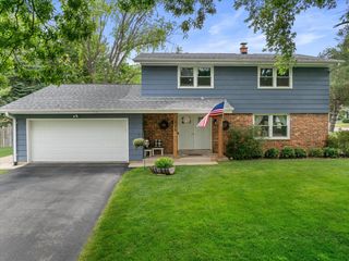 924 Marquette ROAD, Hartland, WI 53029