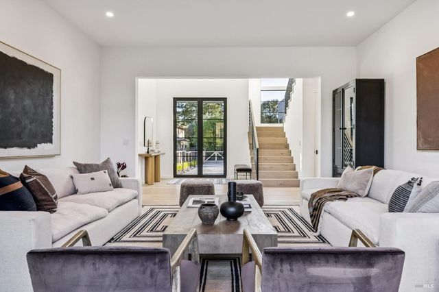 33 Fawn Dr, San Anselmo, CA 94960