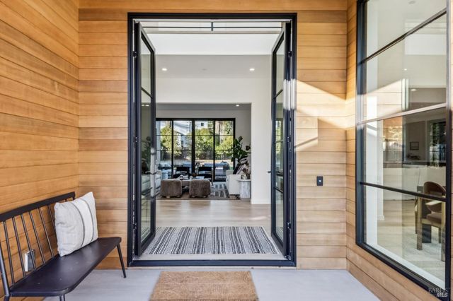 33 Fawn Dr, San Anselmo, CA 94960