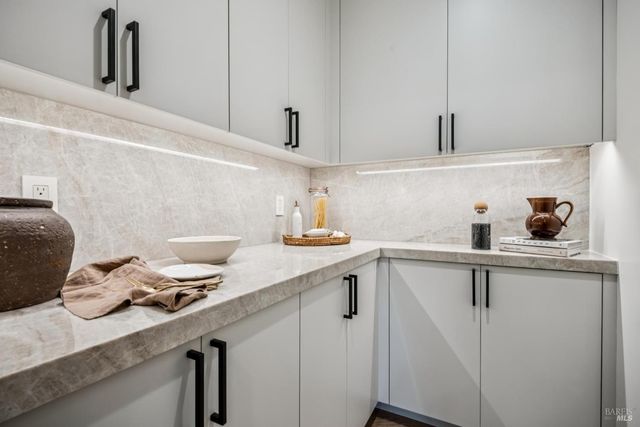 33 Fawn Dr, San Anselmo, CA 94960