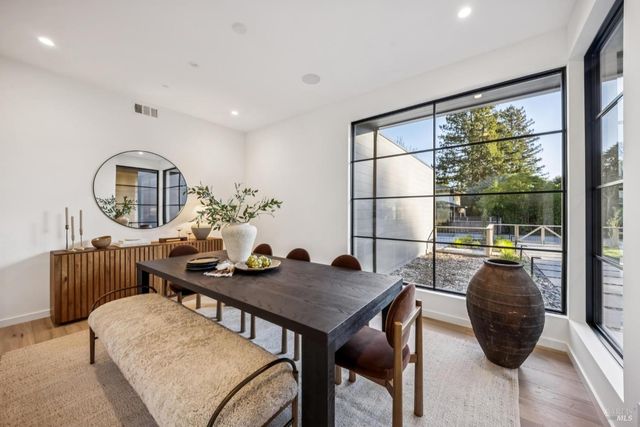 33 Fawn Dr, San Anselmo, CA 94960