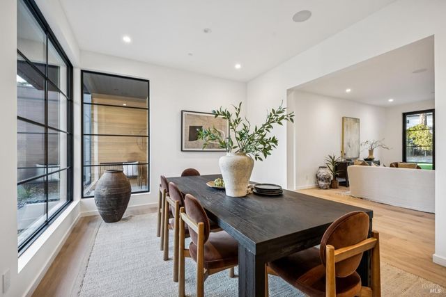 33 Fawn Dr, San Anselmo, CA 94960