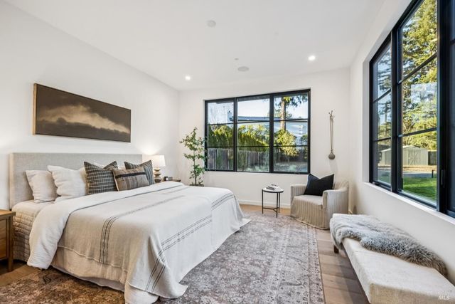 33 Fawn Dr, San Anselmo, CA 94960