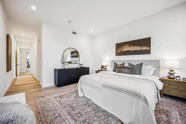 33 Fawn Dr, San Anselmo, CA 94960