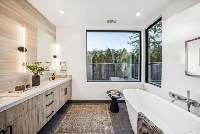 33 Fawn Dr, San Anselmo, CA 94960