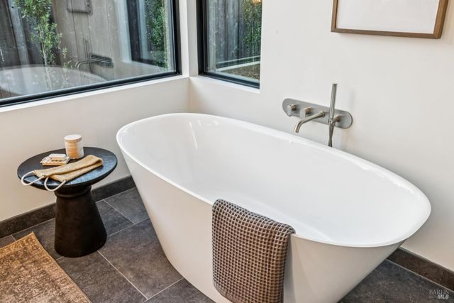 33 Fawn Dr, San Anselmo, CA 94960