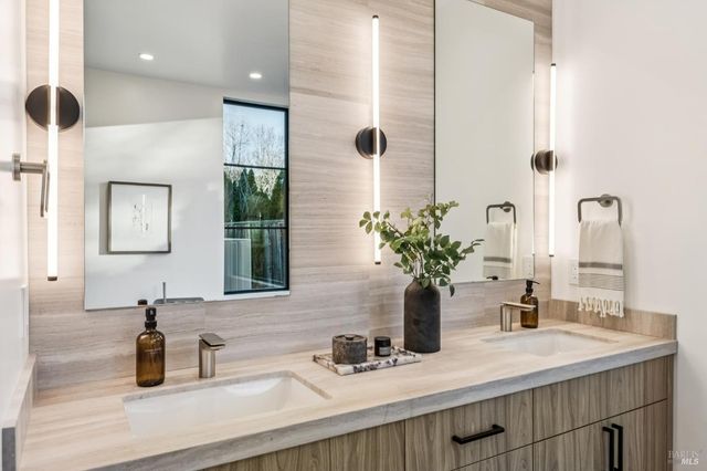 33 Fawn Dr, San Anselmo, CA 94960