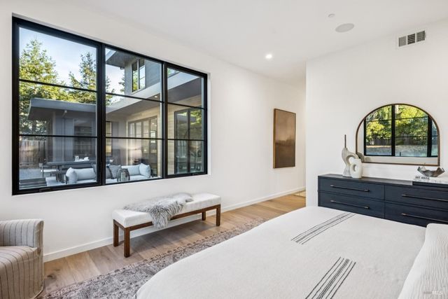 33 Fawn Dr, San Anselmo, CA 94960