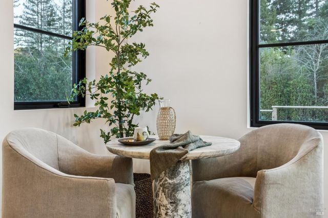 33 Fawn Dr, San Anselmo, CA 94960