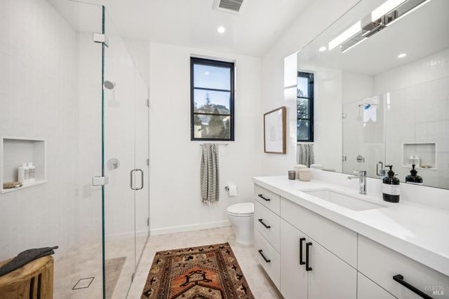 33 Fawn Dr, San Anselmo, CA 94960