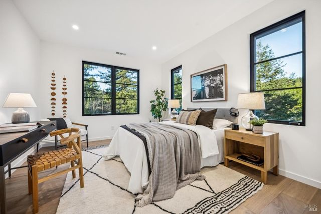 33 Fawn Dr, San Anselmo, CA 94960