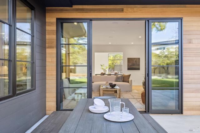 33 Fawn Dr, San Anselmo, CA 94960