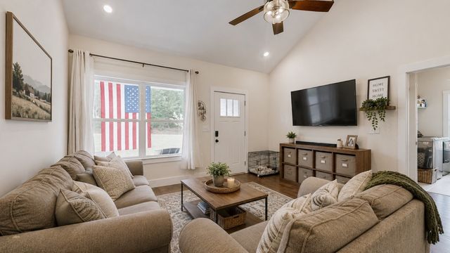 3934 Highway 47, N, Charlotte, TN 37036