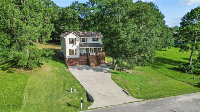 147 Wildwood Lake Drive N, Huntsville, TX 77340