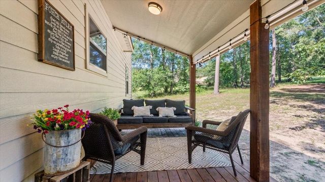 147 Wildwood Lake Drive N, Huntsville, TX 77340