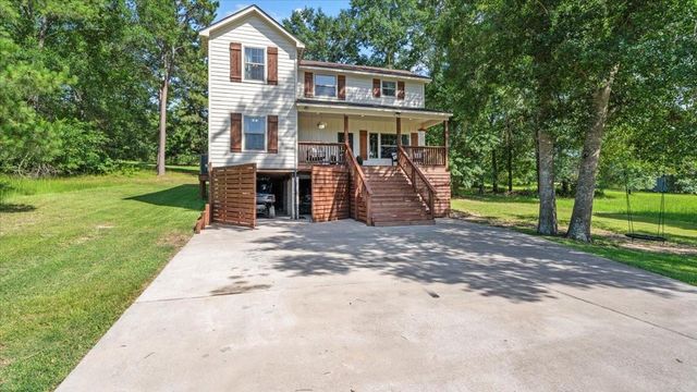 147 Wildwood Lake Drive N, Huntsville, TX 77340