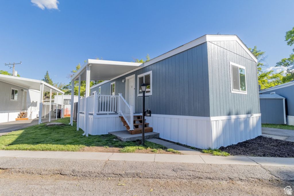 Image 2 of property listing at 1761 W AMERICAN PARK DR, West Valley City, UT 84119