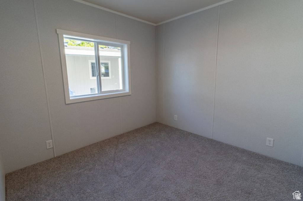 Image 5 of property listing at 1761 W AMERICAN PARK DR, West Valley City, UT 84119