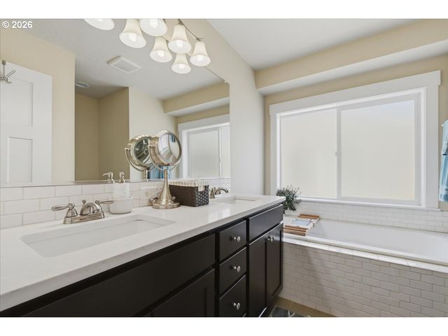 9028 N DRUMMOND Ave, Portland, OR 97217