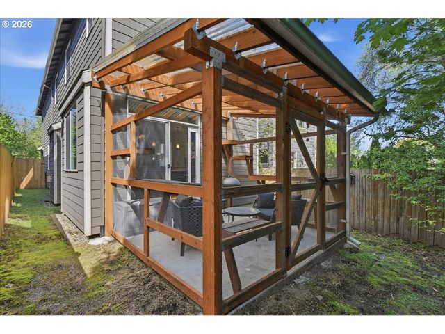 9028 N DRUMMOND Ave, Portland, OR 97217