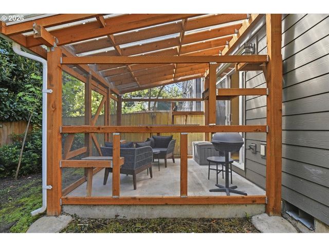 9028 N DRUMMOND Ave, Portland, OR 97217