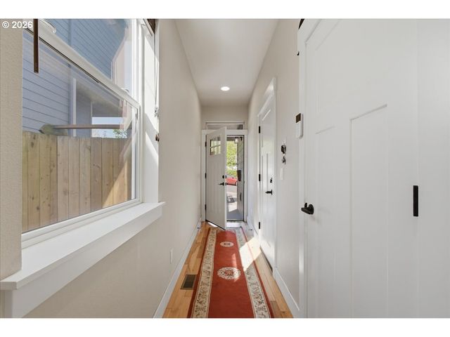 9028 N DRUMMOND Ave, Portland, OR 97217