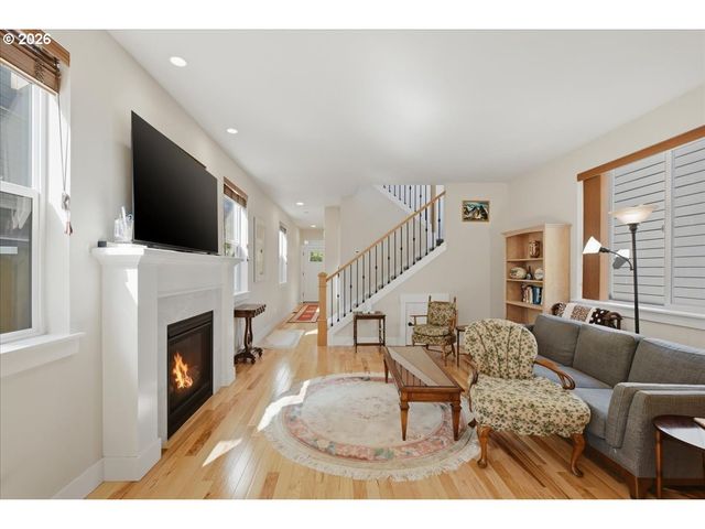 9028 N DRUMMOND Ave, Portland, OR 97217