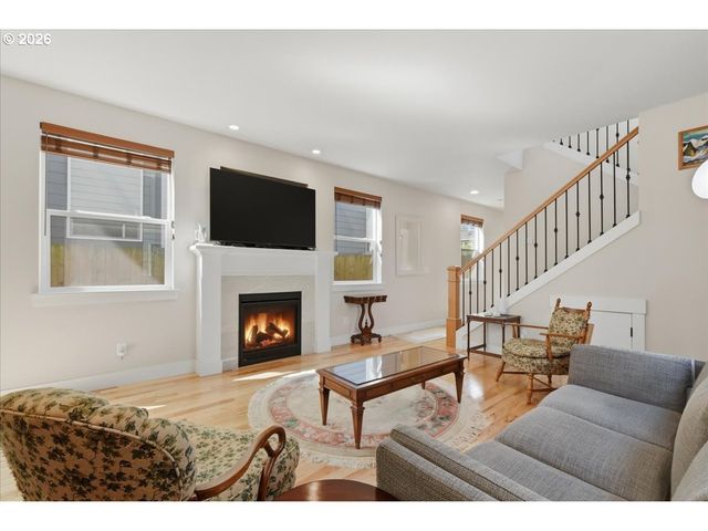 9028 N DRUMMOND Ave, Portland, OR 97217