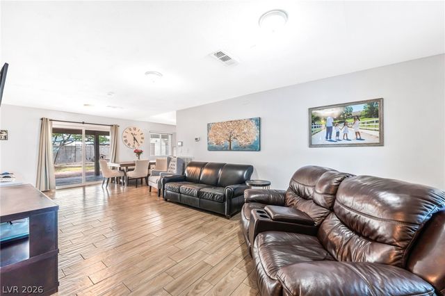 4528 East Harmon Avenue, Las Vegas, NV 89121