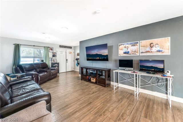 4528 East Harmon Avenue, Las Vegas, NV 89121