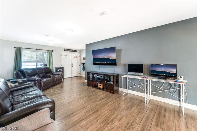 4528 East Harmon Avenue, Las Vegas, NV 89121