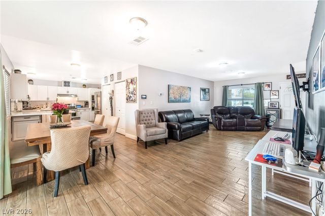 4528 East Harmon Avenue, Las Vegas, NV 89121