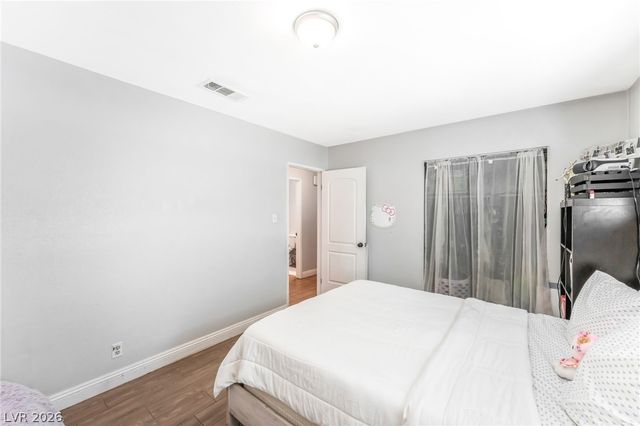 4528 East Harmon Avenue, Las Vegas, NV 89121