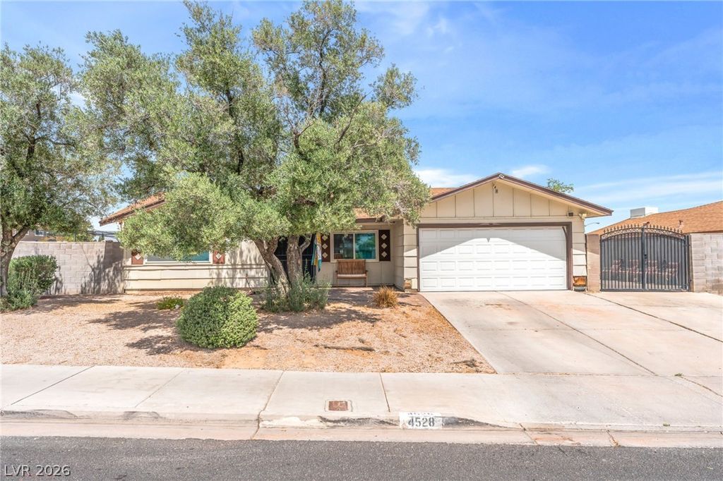 4528 East Harmon Avenue, Las Vegas, NV 89121