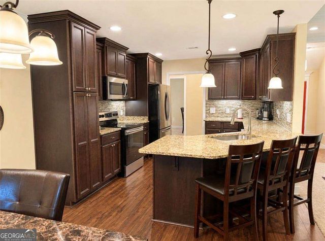 105 Mcewen Court, Perry, GA 31069