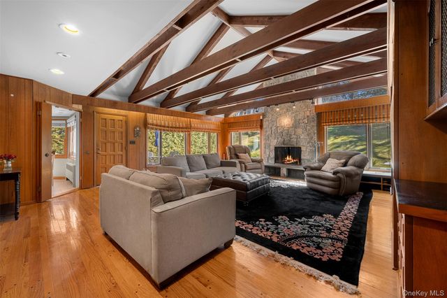 22 Ravine Road, Great Neck, NY 11023