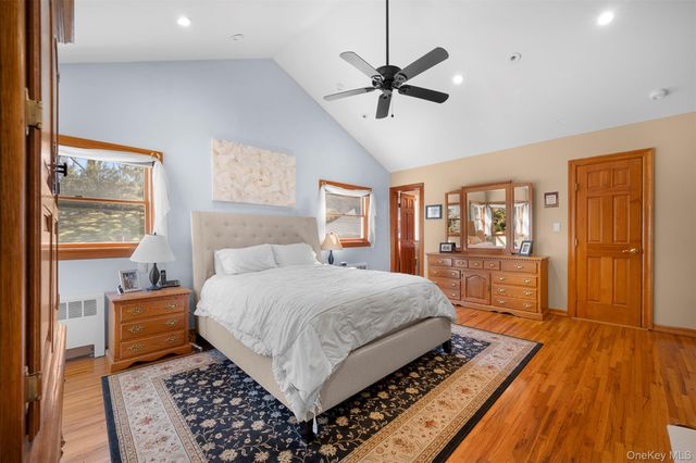 22 Ravine Road, Great Neck, NY 11023