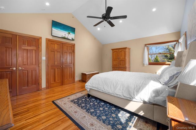 22 Ravine Road, Great Neck, NY 11023