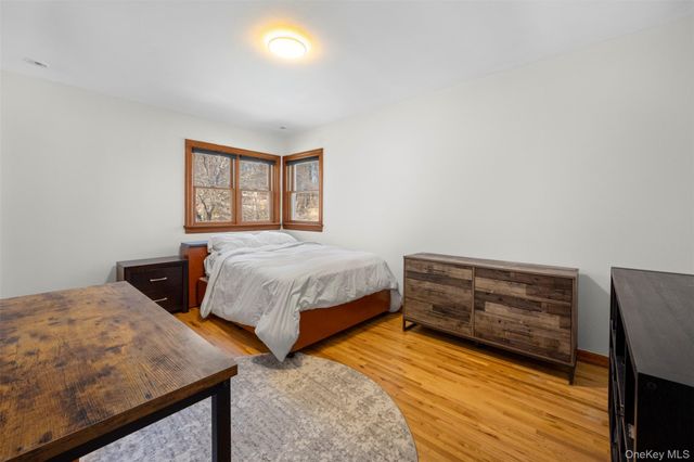 22 Ravine Road, Great Neck, NY 11023