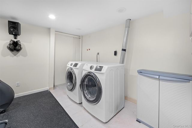 22 Ravine Road, Great Neck, NY 11023