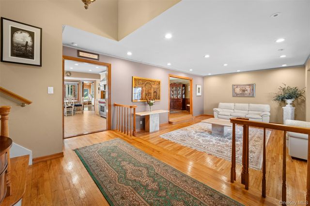 22 Ravine Road, Great Neck, NY 11023