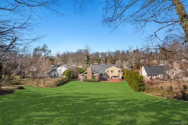 22 Ravine Road, Great Neck, NY 11023