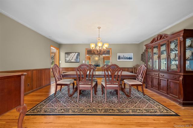 22 Ravine Road, Great Neck, NY 11023