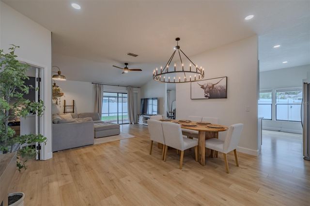 304 SCARLET OAK COURT, Seffner, FL 33584
