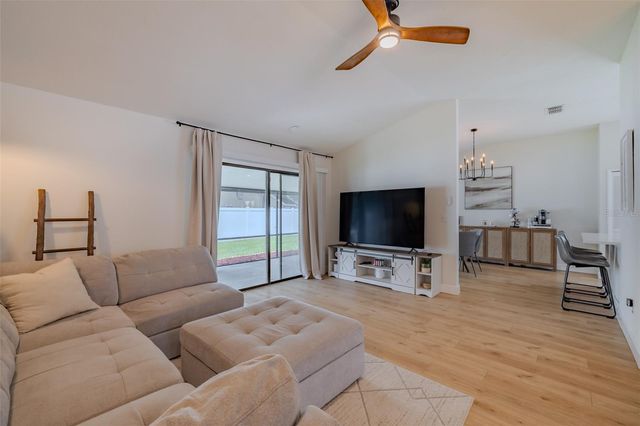 304 SCARLET OAK COURT, Seffner, FL 33584