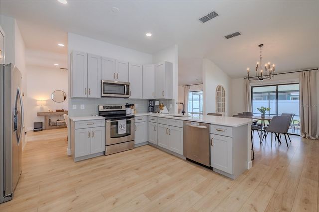 304 SCARLET OAK COURT, Seffner, FL 33584