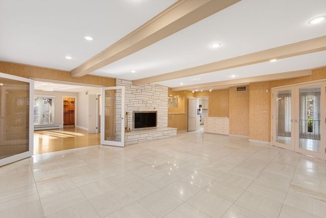 45 Archer St, Fall River, MA 02720