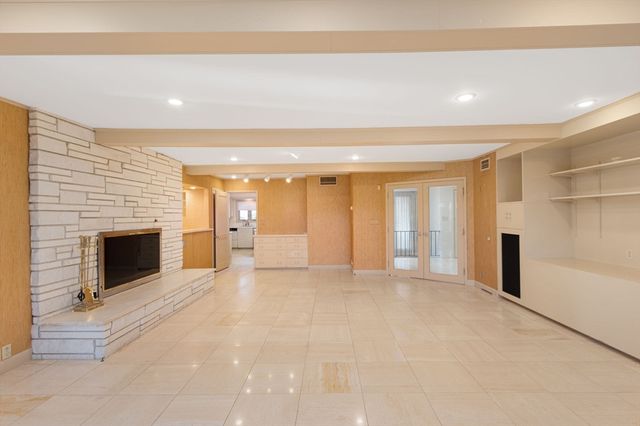 45 Archer St, Fall River, MA 02720