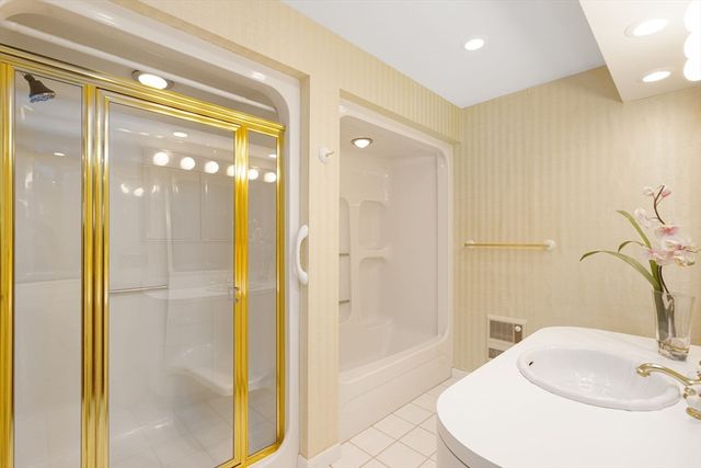 45 Archer St, Fall River, MA 02720
